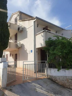 Apartments with a parking space Businci, Ciovo - 17652